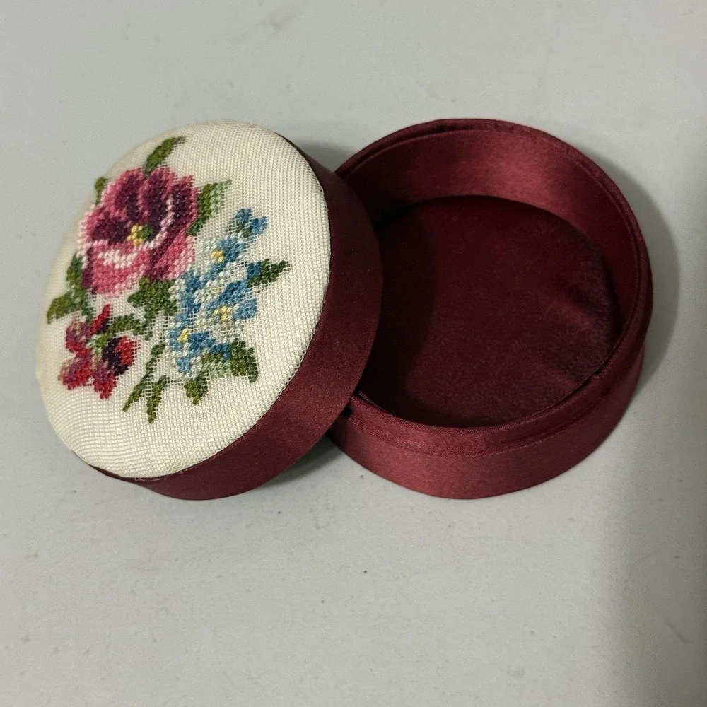 Vintage‎ Floral Needlepoint Trinket Jewelry Box Red Satin Cottage Victorian